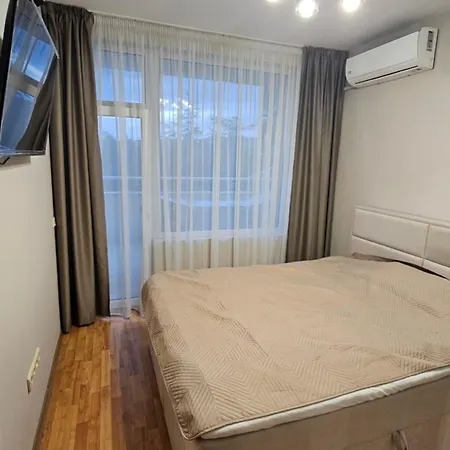 Elena 34